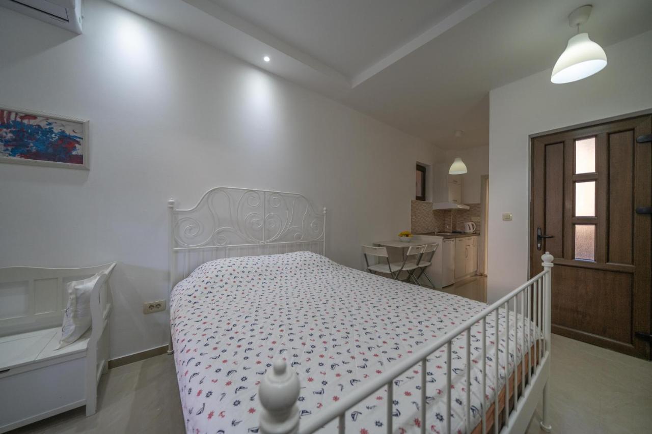 Apartments Milunovic Kotor Exterior photo